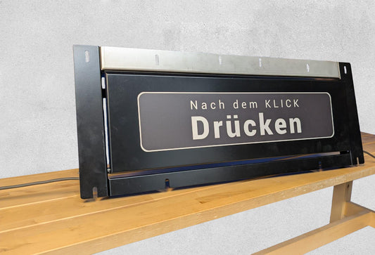 Ausgabeklappe für Warenautomat